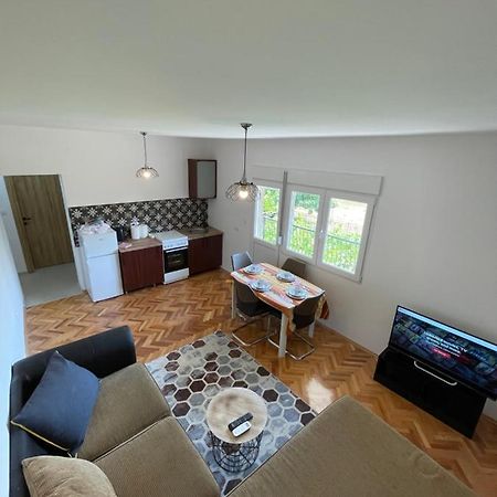 Entire 1-Bedroom Apartment With Free Parking Ποντγορίτσα Εξωτερικό φωτογραφία