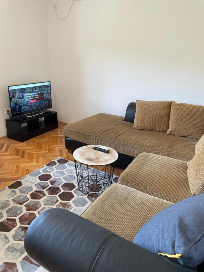 Entire 1-Bedroom Apartment With Free Parking Ποντγορίτσα Εξωτερικό φωτογραφία