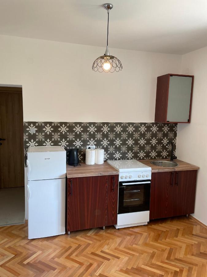 Entire 1-Bedroom Apartment With Free Parking Ποντγορίτσα Εξωτερικό φωτογραφία