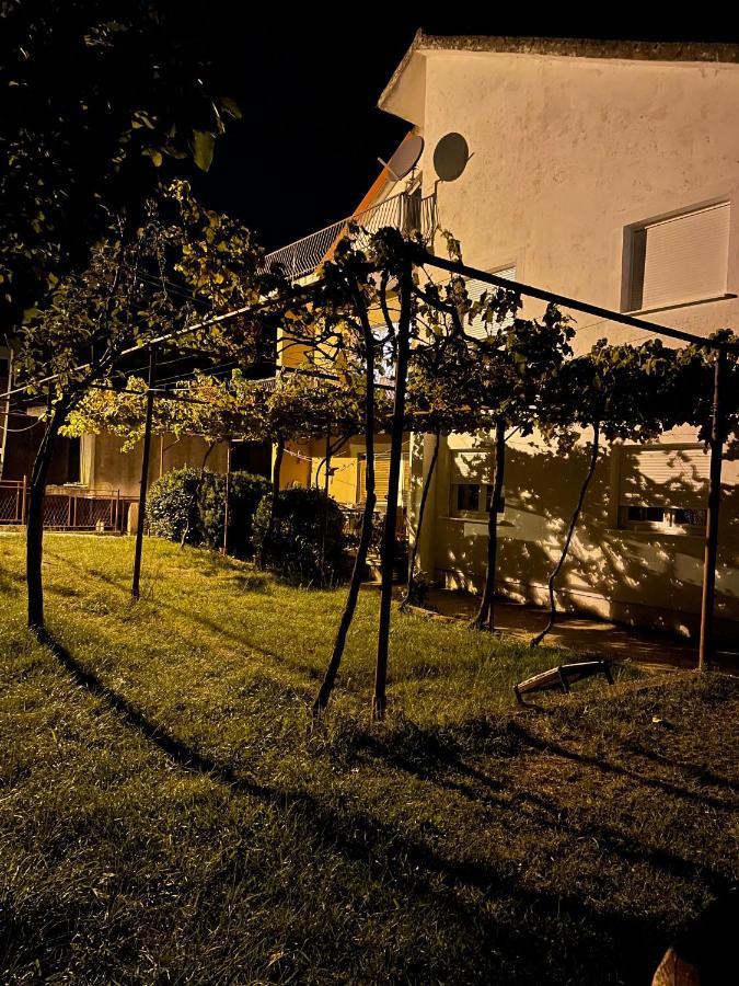 Entire 1-Bedroom Apartment With Free Parking Ποντγορίτσα Εξωτερικό φωτογραφία